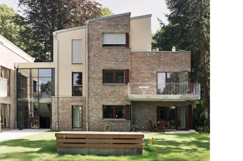 https://www.doernerarchitekten.de/ | Mehrfamilienhaus Sottorfallee  | 1/3